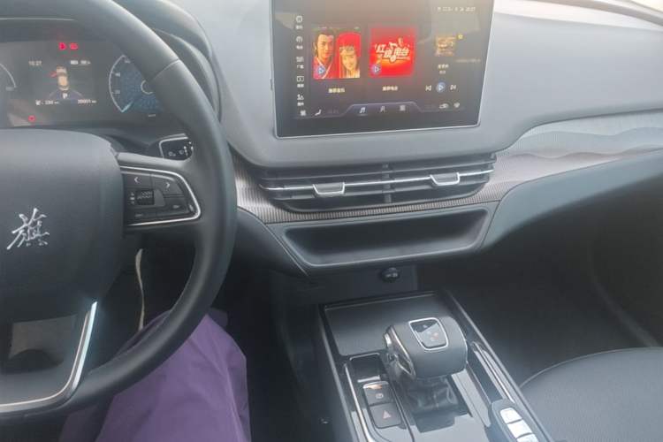 Used Hongqi E-QM5 2021 Online Booking Charging Basic Edition 5 Seats Audio And AC Panel