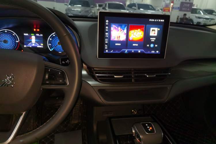 Used Hongqi E-QM5 2021 Charging Version Flagship Edition Audio And AC Panel