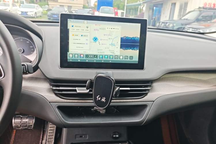 Used Hongqi E-QM5 2021 Charging Version Flagship Edition Audio And AC Panel