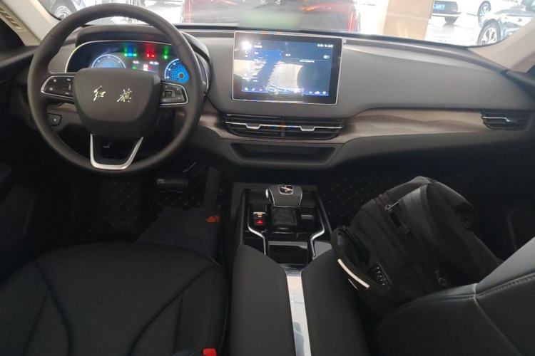 Used Hongqi E-QM5 2021 Online Booking Charging T3 Edition 5-Seater Center Console