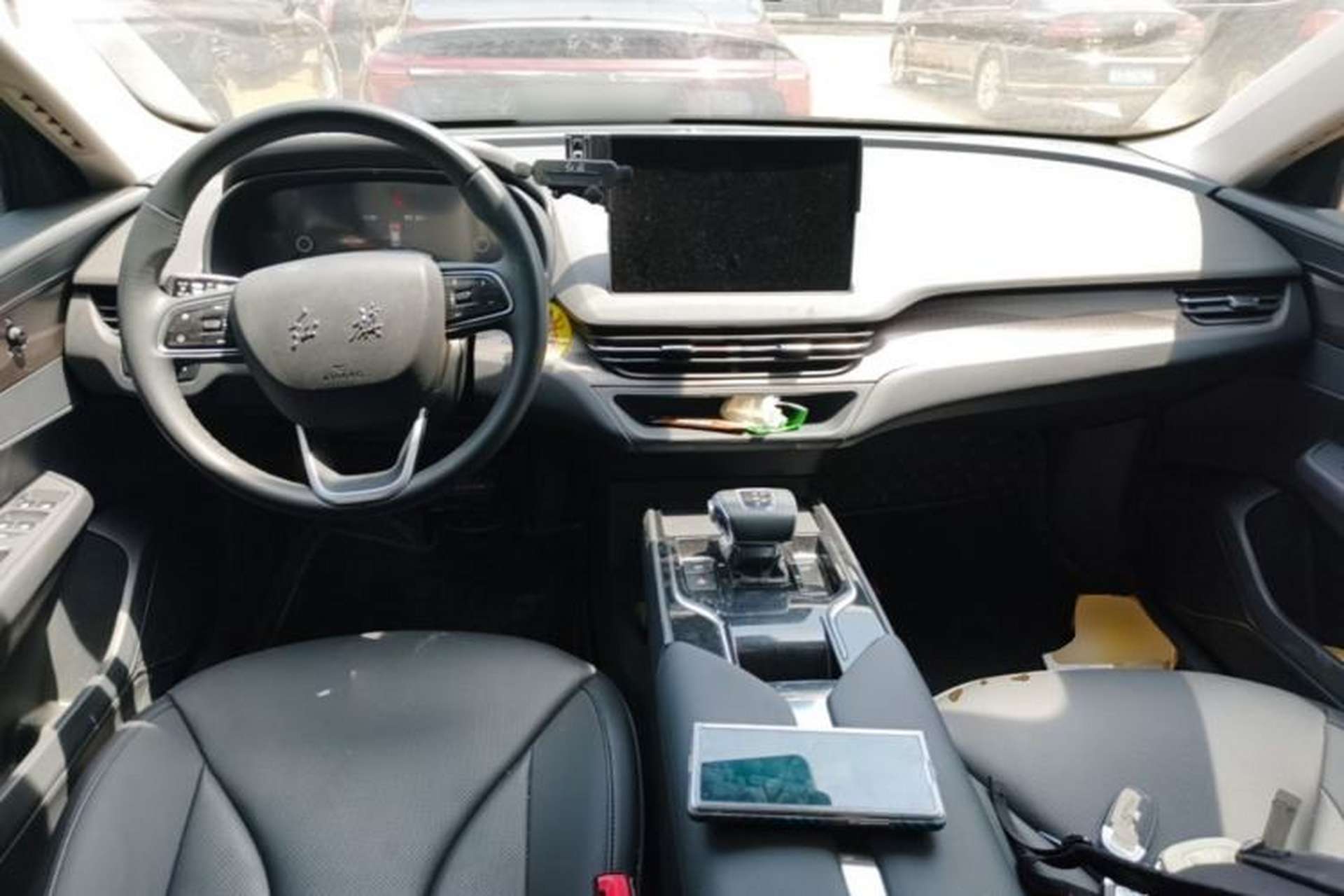 Used Hongqi E-QM5 2021 Charging Version Flagship Edition Center Console