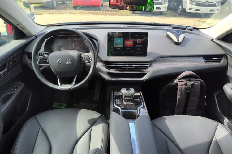 Used Hongqi E-QM5 2021 Online Booking Charging Basic Edition 5 Seats Center Console