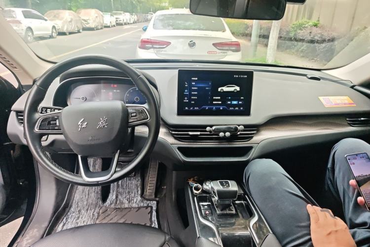 Used Hongqi E-QM5 2021 Online Booking Charging Basic Edition 5 Seats Center Console