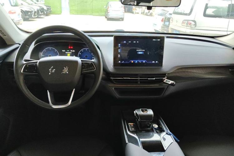 Used Hongqi E-QM5 2021 Online Booking Charging Basic Edition 5 Seats Center Console