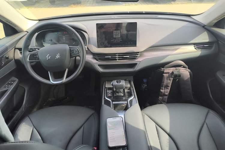 Used Hongqi E-QM5 2021 Online Booking Charging Basic Edition 5 Seats Center Console