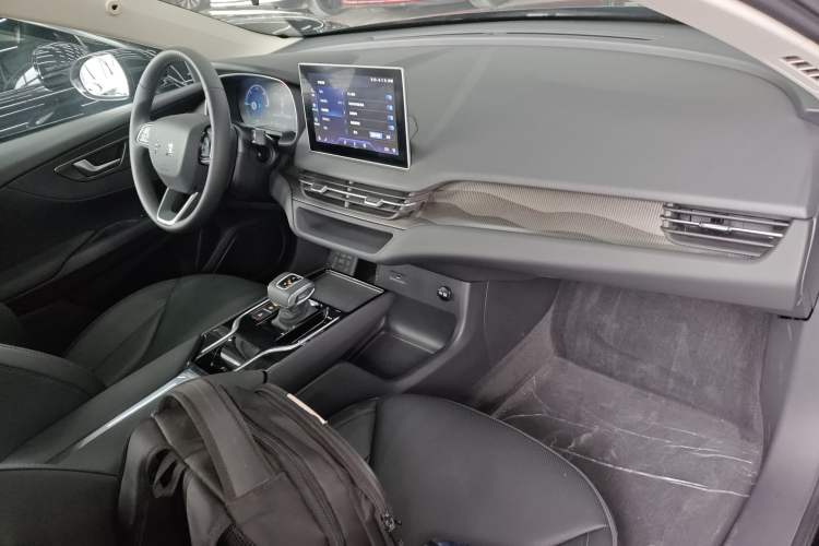 Used Hongqi E-QM5 2021 Charging Version Flagship Edition Center Console