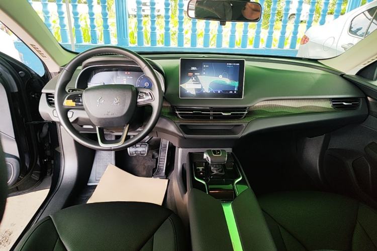Used Hongqi E-QM5 2021 Charging Flagship Edition Center Console