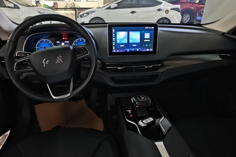 Used Hongqi E-QM5 2021 Charging Version Flagship Edition Center Console