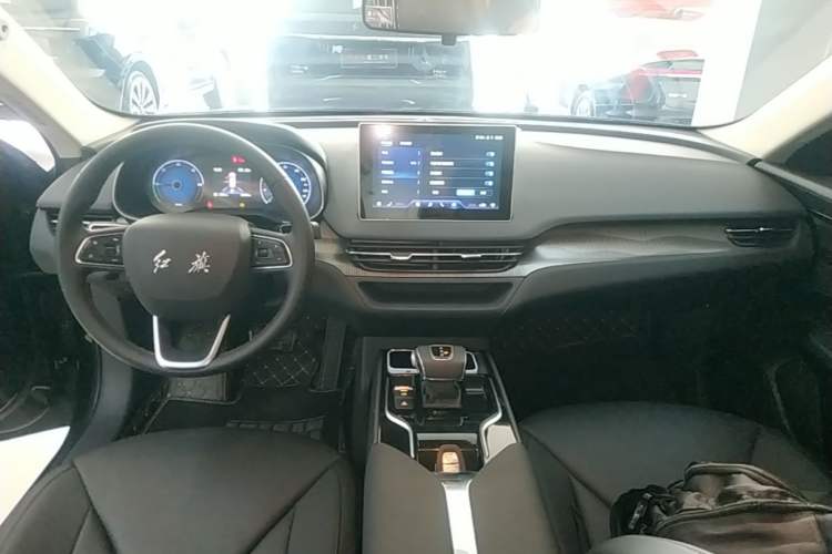 Used Hongqi E-QM5 2021 Online Booking Charging T3 Edition 5-Seater Center Console