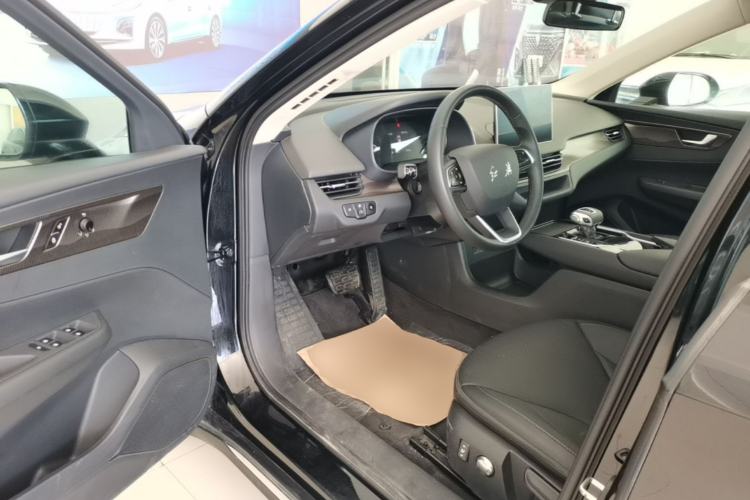 Used Hongqi E-QM5 2021 Online Booking Charging T3 Edition 5-Seater Driver Seat