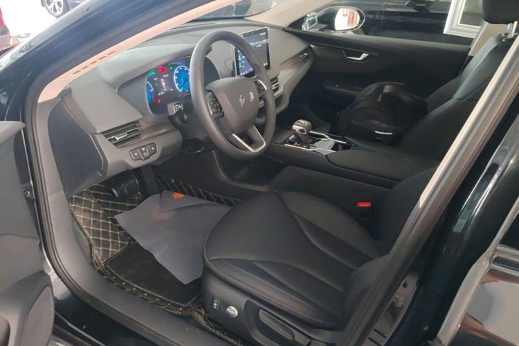 Used Hongqi E-QM5 2021 Online Booking Charging T3 Edition 5-Seater Driver Seat