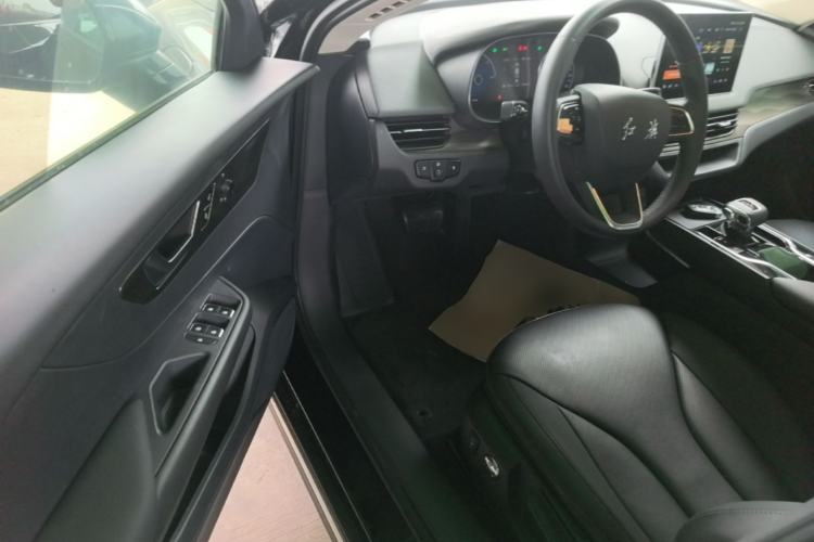 Used Hongqi E-QM5 2021 Online Booking Charging T3 Edition 4 Seats Driver Seat