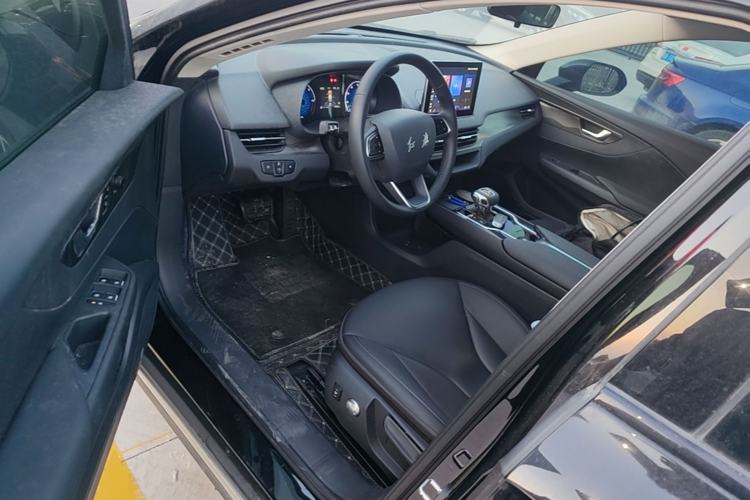 Used Hongqi E-QM5 2021 Charging Version Flagship Edition Driver Seat