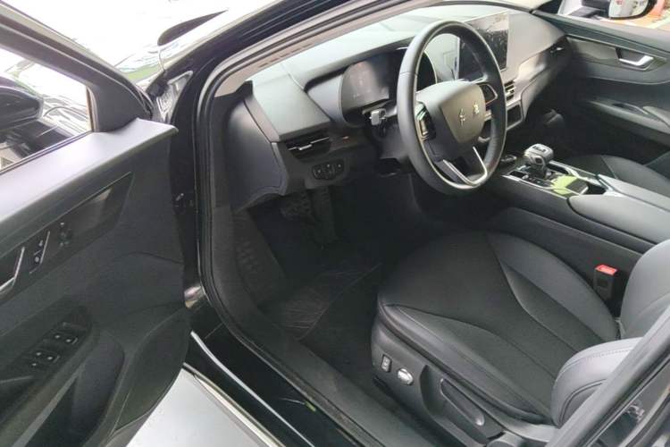 Used Hongqi E-QM5 2021 Online Booking Charging Basic Edition 5 Seats Driver Seat