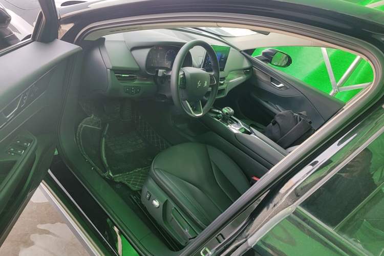 Used Hongqi E-QM5 2021 Charging Version Flagship Edition Driver Seat