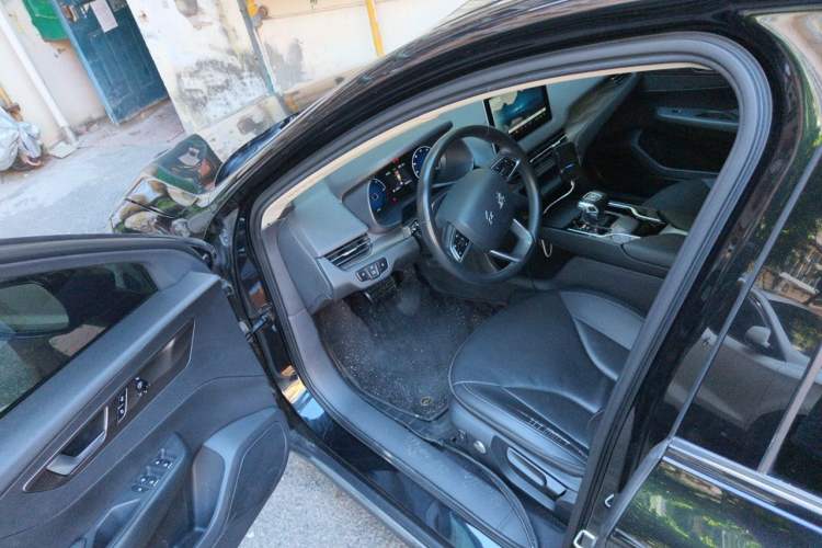 Used Hongqi E-QM5 2021 Online Booking Charging T3 Edition 4 Seats Driver Seat