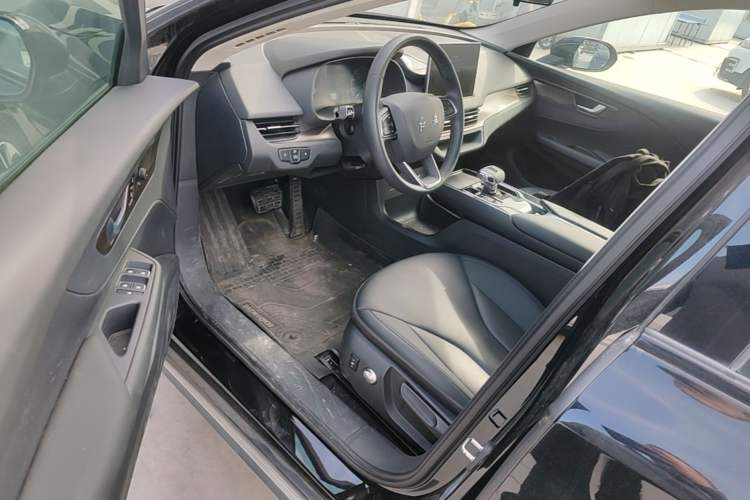Used Hongqi E-QM5 2021 Charging Version Flagship Edition Driver Seat