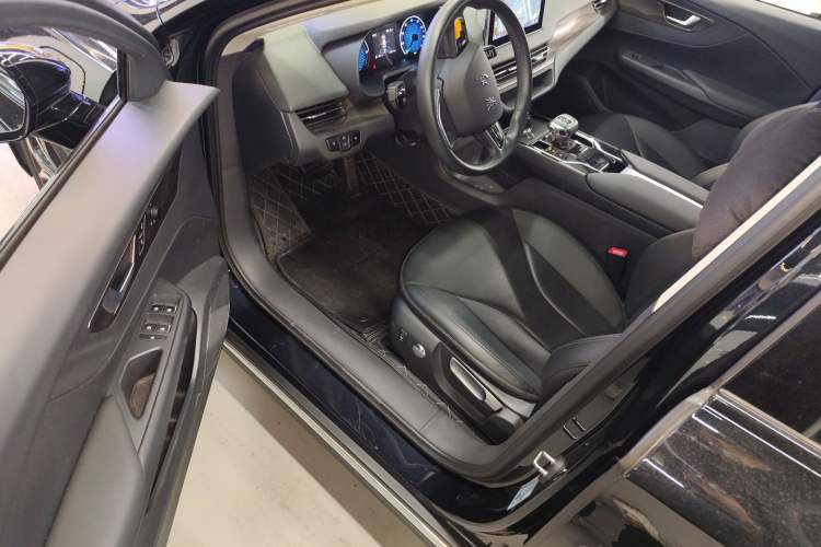 Used Hongqi E-QM5 2021 Charging T3 Version 4 Seats Driver Seat