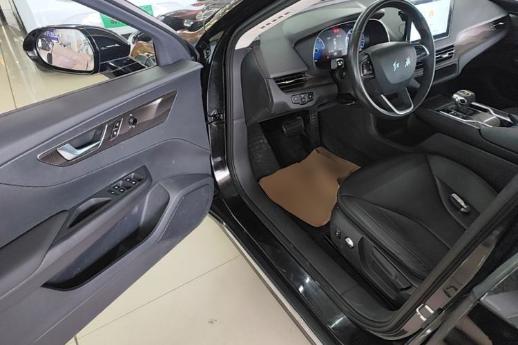 Used Hongqi E-QM5 2021 Online Booking Charging T3 Edition 5-Seater Driver Seat