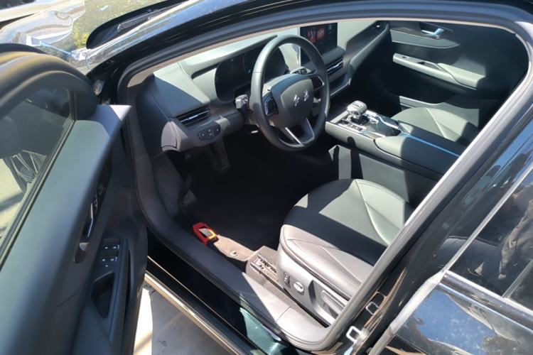 Used Hongqi E-QM5 2021 Online Booking Charging Basic Edition 5 Seats Driver Seat