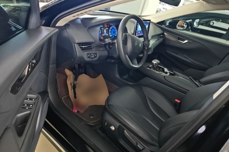 Used Hongqi E-QM5 2021 Charging Version Flagship Edition Driver Seat