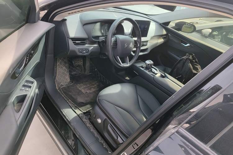 Used Hongqi E-QM5 2021 Charging Version Flagship Edition Driver Seat
