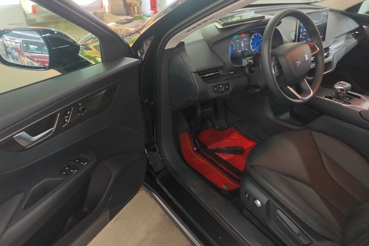 Used Hongqi E-QM5 2021 Online Booking Charging T3 Edition 5-Seater Driver Seat