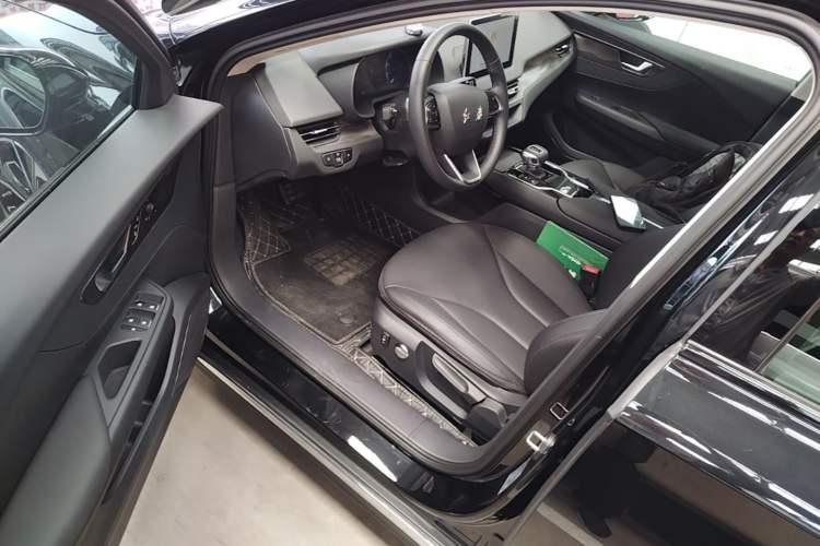 Used Hongqi E-QM5 2021 Charging Version Flagship Edition Driver Seat