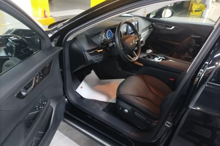 Used Hongqi E-QM5 2021 Online Booking Charging T3 Edition 5-Seater Driver Seat
