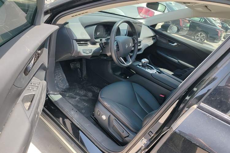 Used Hongqi E-QM5 2021 Charging Version Flagship Edition Driver Seat