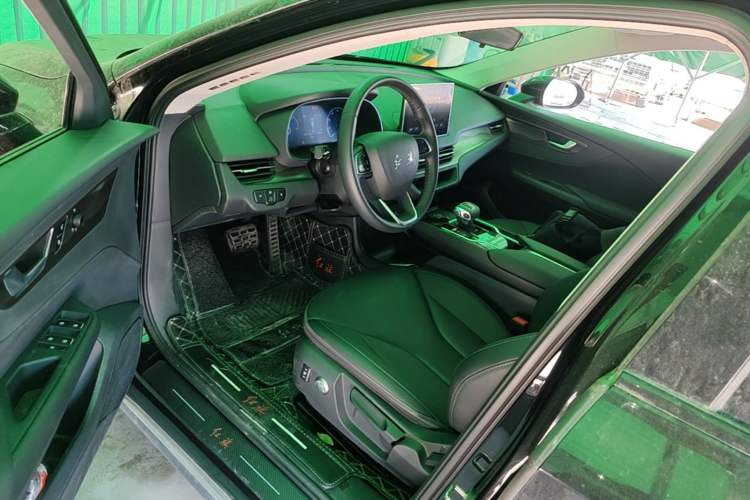 Used Hongqi E-QM5 2021 Charging Version Flagship Edition Driver Seat
