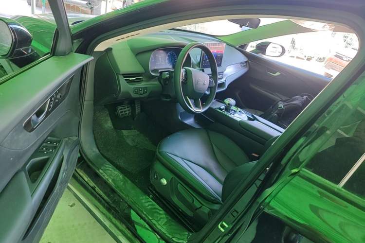 Used Hongqi E-QM5 2021 Charging Version Flagship Edition Driver Seat