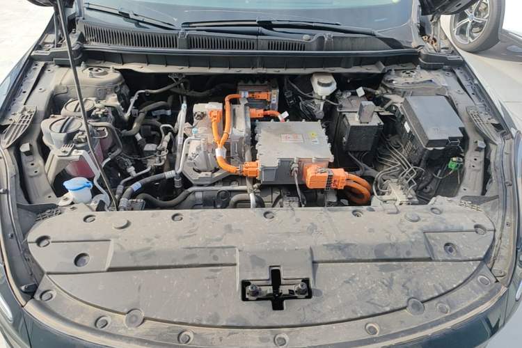Used Hongqi E-QM5 2021 Charging Version Flagship Edition Engine Bay