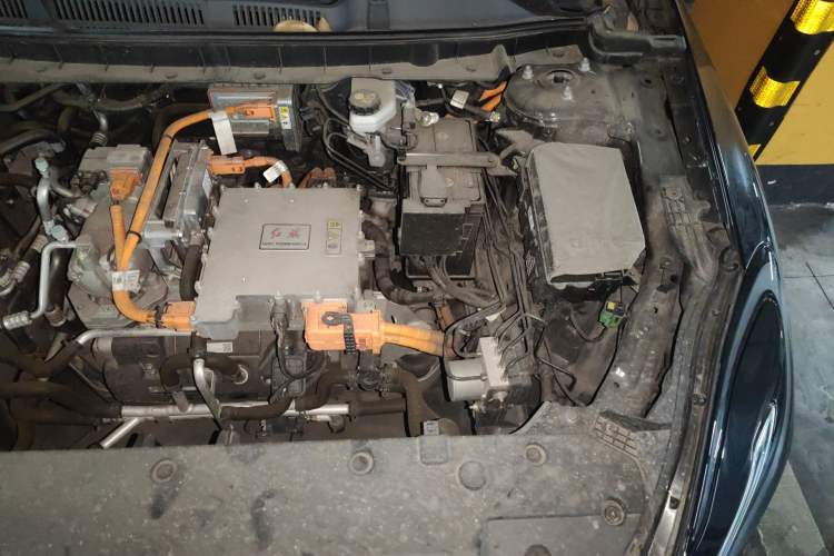 Used Hongqi E-QM5 2021 Charging Version Flagship Edition Engine Bay Left