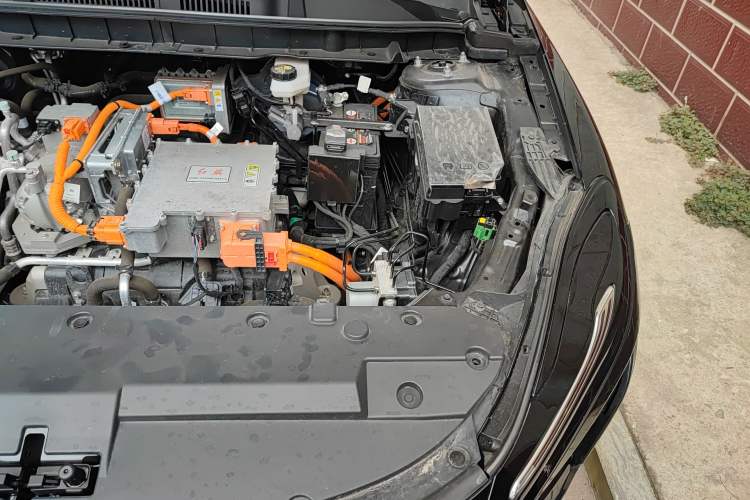 Used Hongqi E-QM5 2021 Charging Flagship Edition Engine Bay Left