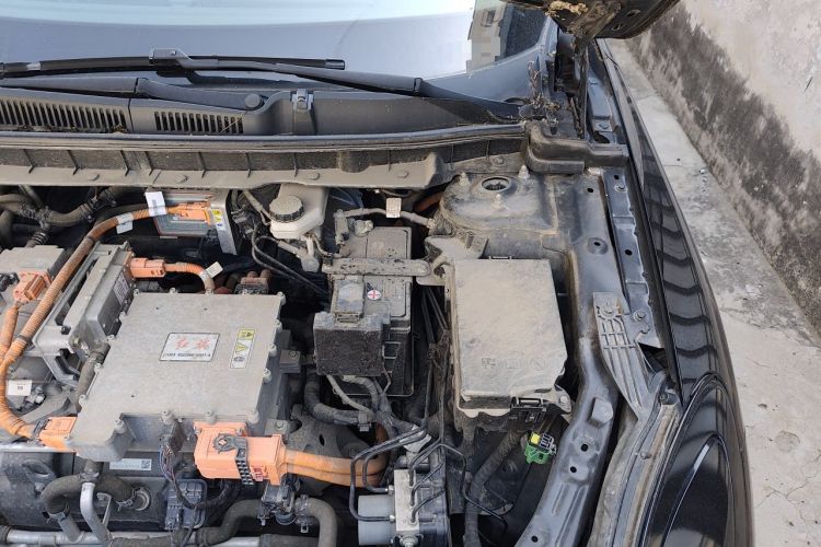 Used Hongqi E-QM5 2021 Charging Flagship Edition Engine Bay Left