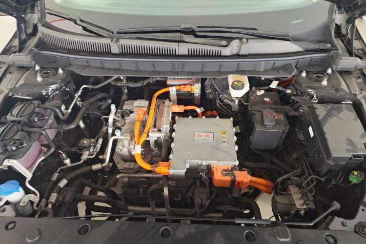 Used Hongqi E-QM5 2021 Online Booking Charging Basic Edition 5 Seats Engine Bay