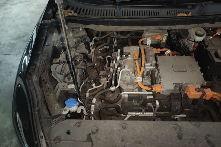 Used Hongqi E-QM5 2021 Charging Version Flagship Edition Engine Bay Right