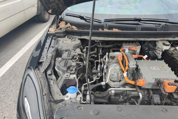 Used Hongqi E-QM5 2021 Online Booking Charging Basic Edition 5 Seats Engine Bay Right