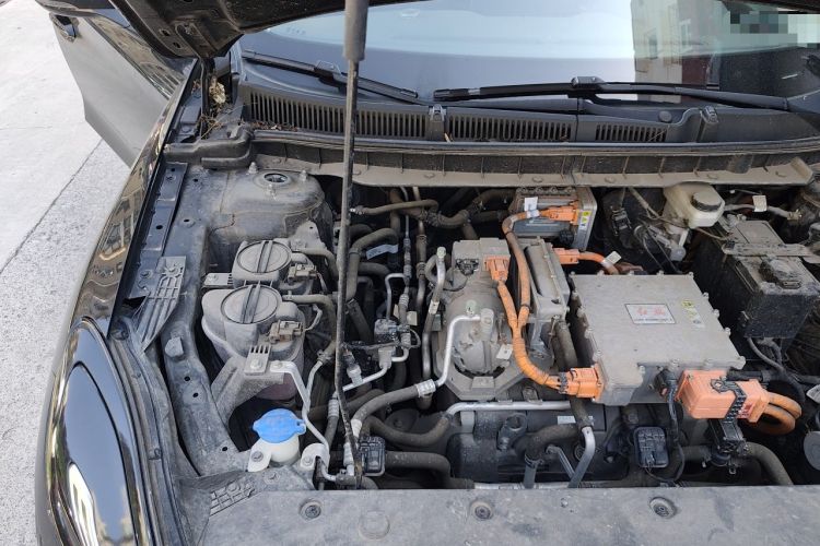 Used Hongqi E-QM5 2021 Charging Flagship Edition Engine Bay Right
