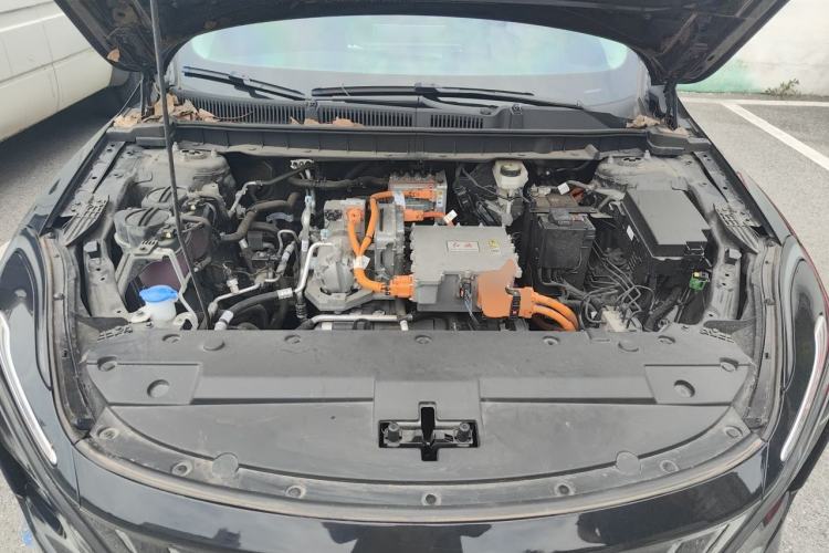 Used Hongqi E-QM5 2021 Online Booking Charging Basic Edition 5 Seats Engine Bay
