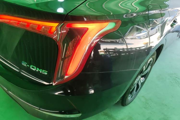 Used Hongqi E-QM5 2021 Charging Version Flagship Edition Exterior 3