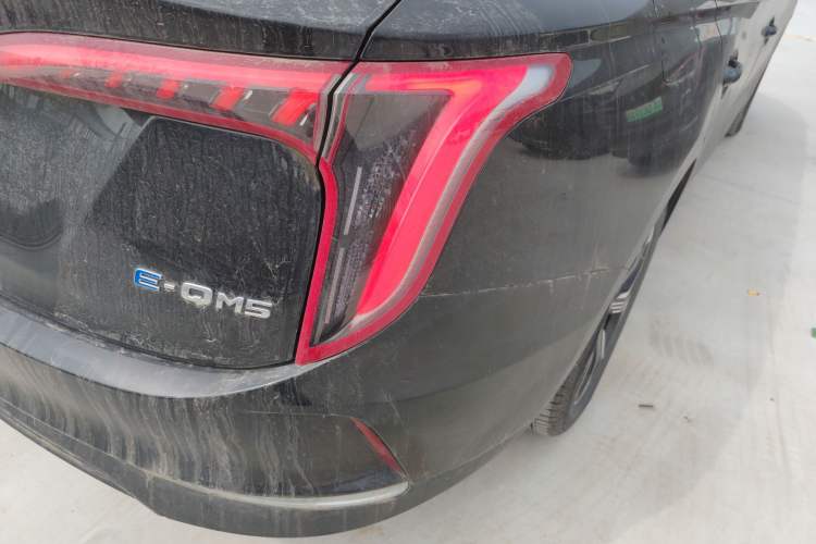 Used Hongqi E-QM5 2021 Charging Version Flagship Edition Exterior 3