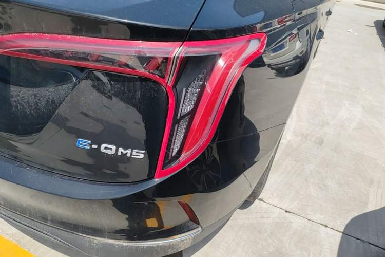 Used Hongqi E-QM5 2021 Charging Version Flagship Edition Exterior 3