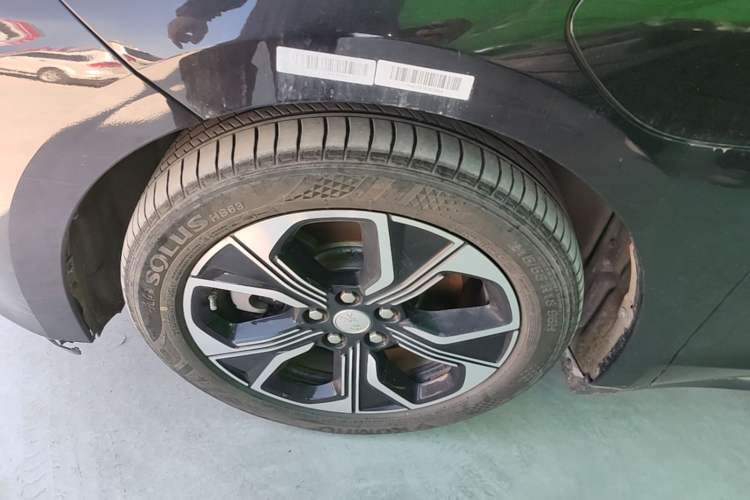 Used Hongqi E-QM5 2021 Charging Version Flagship Edition Exterior 4
