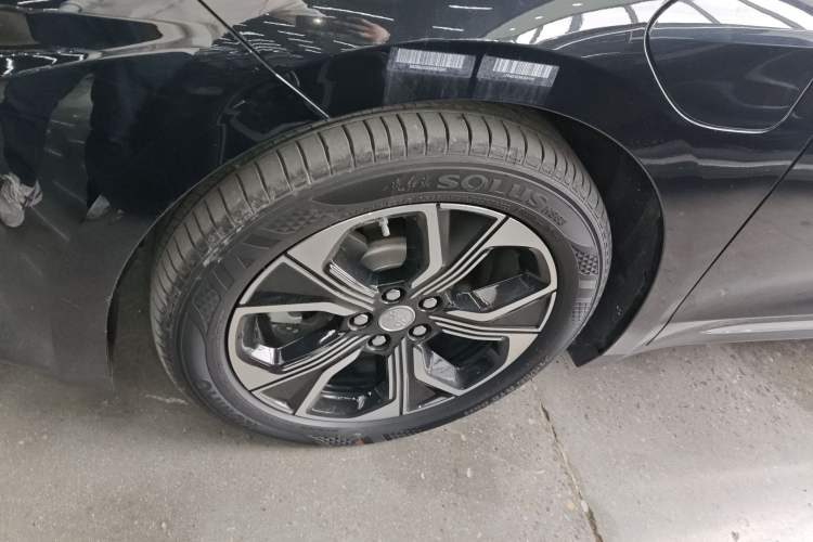 Used Hongqi E-QM5 2021 Charging Version Flagship Edition Exterior 4