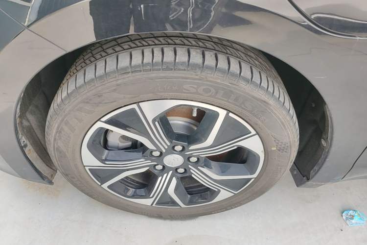 Used Hongqi E-QM5 2021 Charging Version Flagship Edition Exterior 4