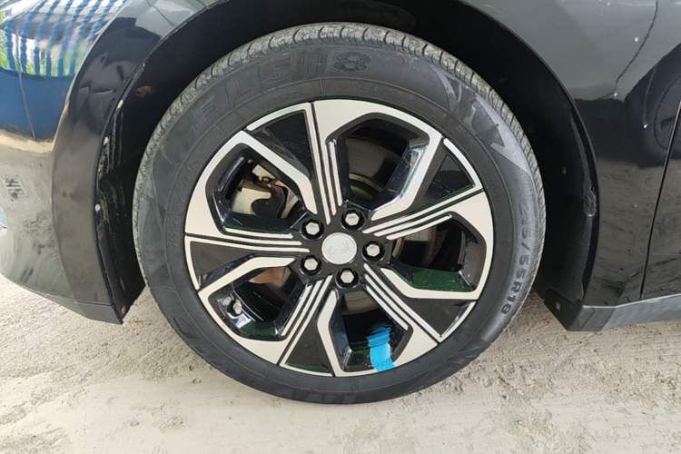 Used Hongqi E-QM5 2021 Charging Flagship Edition Exterior 4