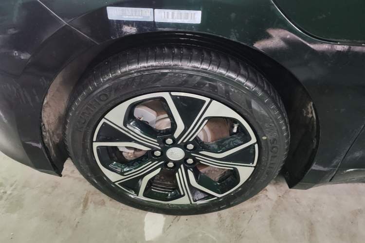 Used Hongqi E-QM5 2021 Charging Version Flagship Edition Exterior 4