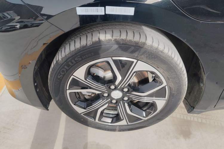 Used Hongqi E-QM5 2021 Charging Version Flagship Edition Exterior 4